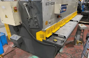 Pre-Owned QC12Y 3200 x 6mm Guillotine