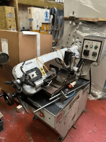 Pre-owned WAYTRAIN WE-270DS Semi-Automatic Bandsaw