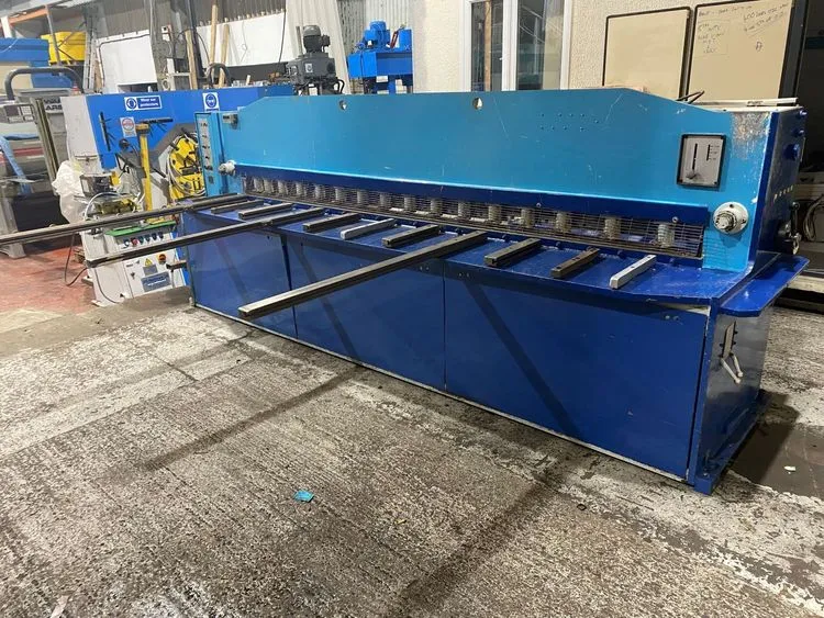 Pre-Owned LVD MV 3100 x 3.5mm Hydraulic Guillotine